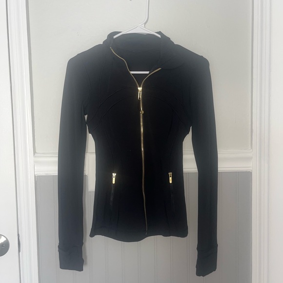 Lululemon Define Jacket - Picture 4 of 10